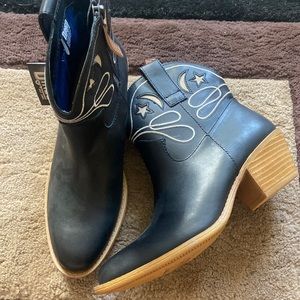 DINGO BLACK LEATHER ANKLE BOOTS SIZE 7.5